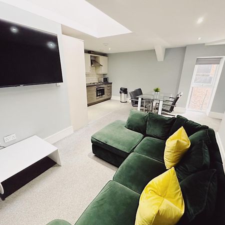 2 Bedroom Apartment In The Heart Of Newcastle - Spacious - Sleeps 7 Exterior foto