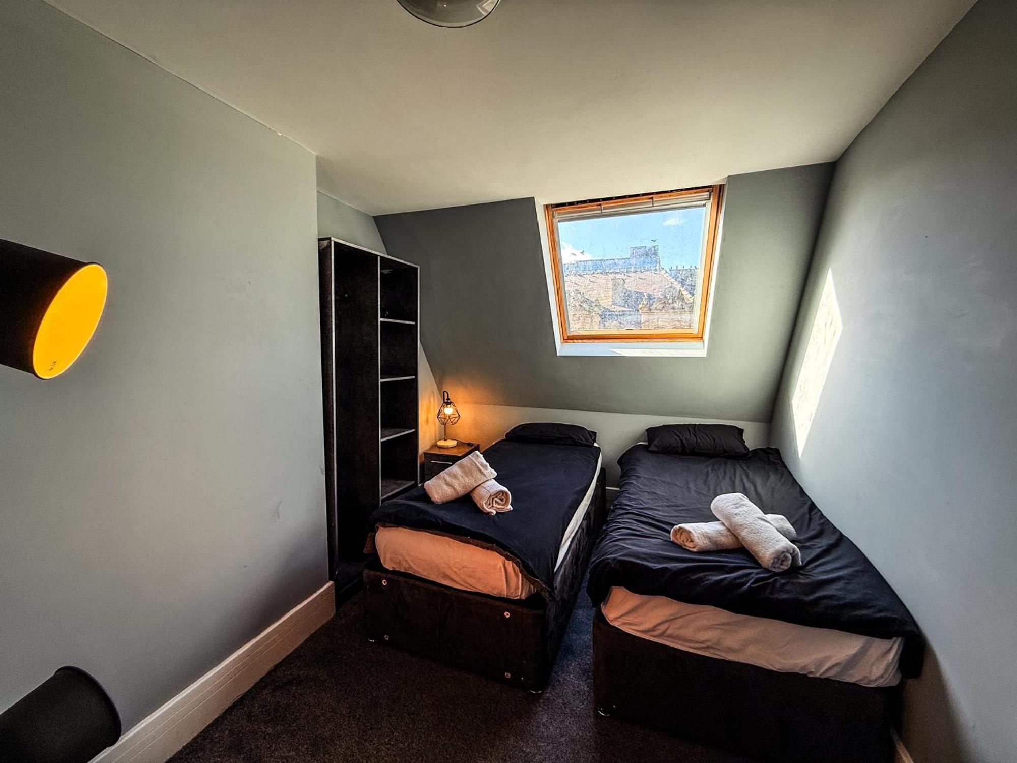 2 Bedroom Apartment In The Heart Of Newcastle - Spacious - Sleeps 7 Exterior foto